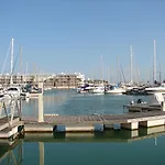 Marina-h شقة